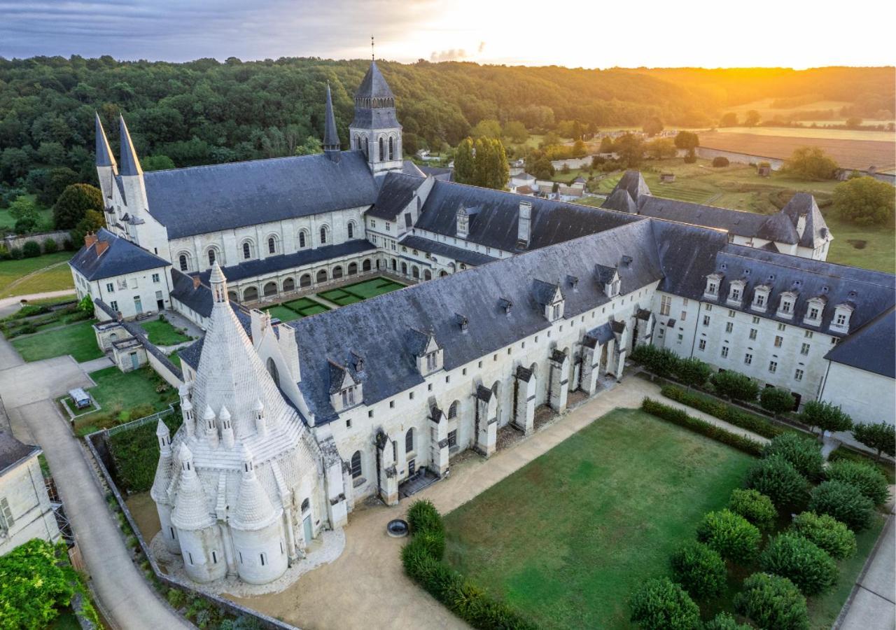 Les Logis Du Forgeron, Gites De Groupe Entre Loire & Vignes Saint-Jean-des-Mauvrets Buitenkant foto